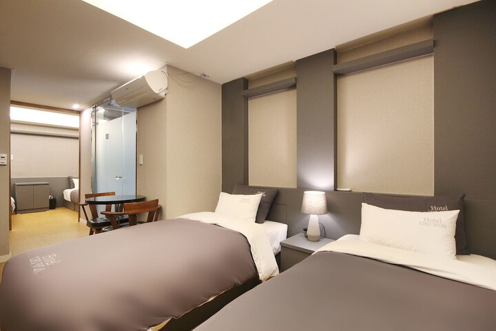 Room 35 of 127
