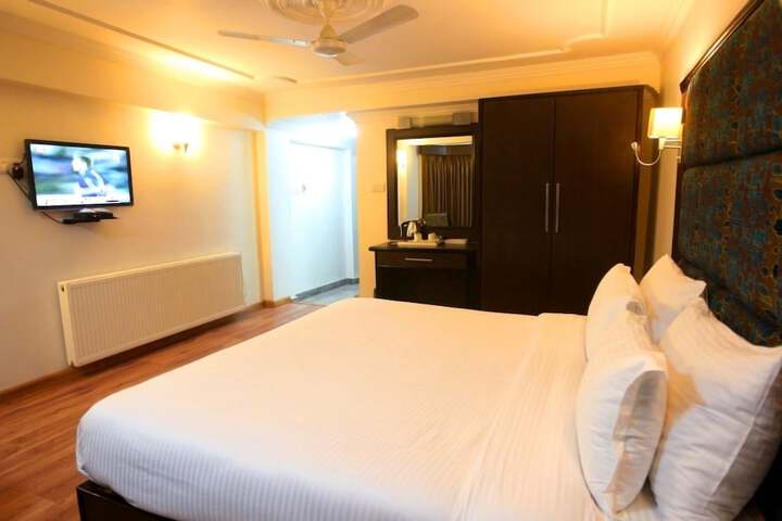 Room 5 of 26