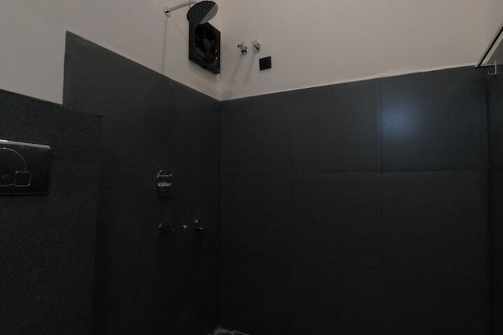 Room 26 of 46