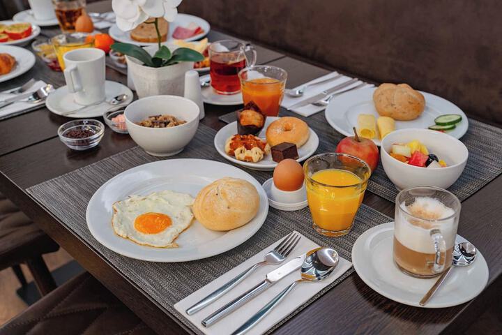 Breakfast/Coffee Service 76 of 84