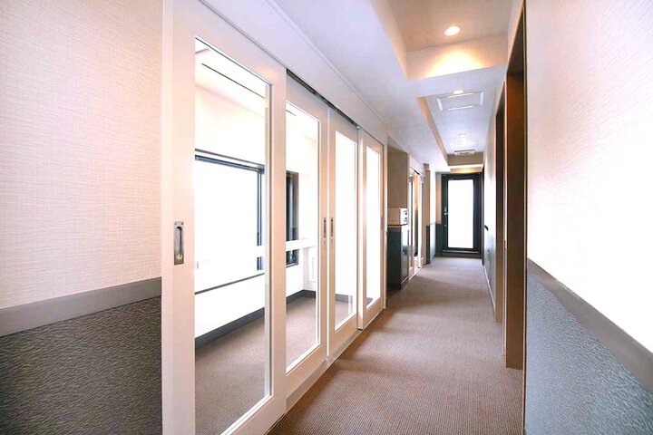 Ballroom/Hall 33 of 37