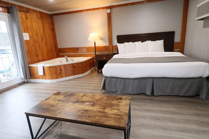Classic Queen Bed (32 of 63)