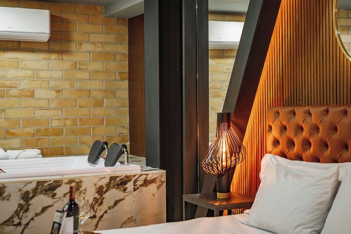 Room 51 of 230