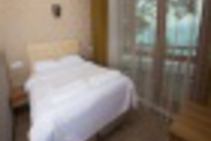 Room 87 of 216