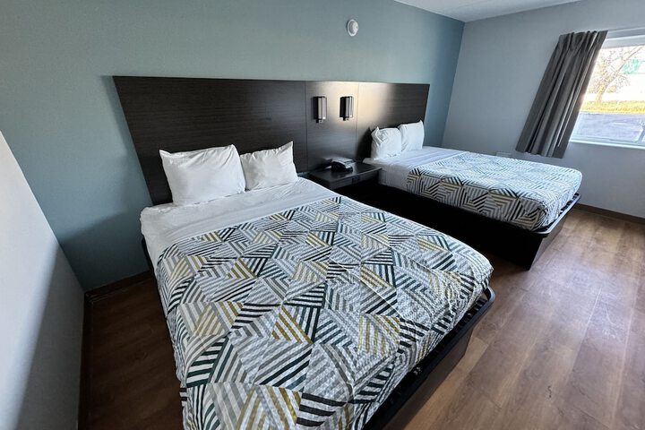 2 Queen Beds (3 of 17)