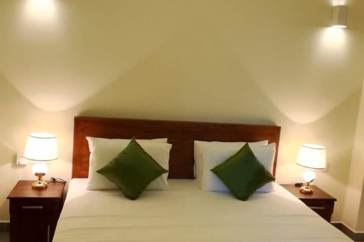 Room 10 of 34
