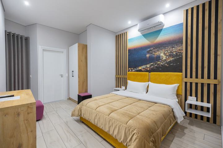 Room 8 of 62
