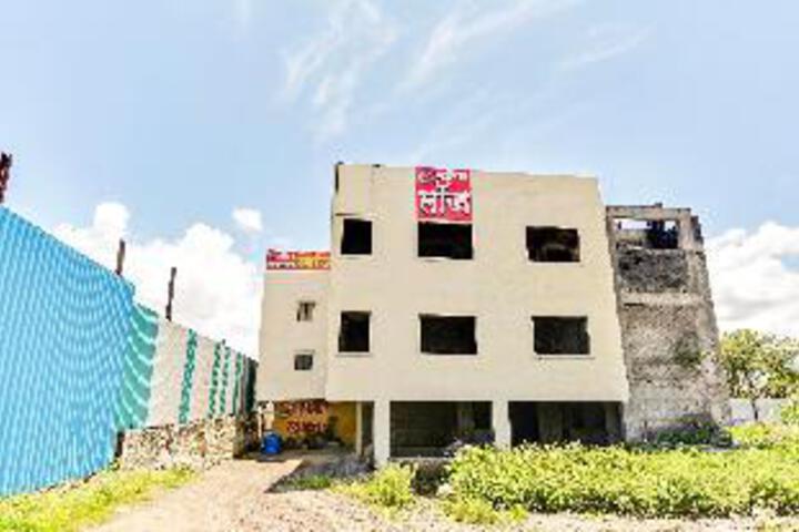 SPOT ON 61720 Hotel Sainidhi
