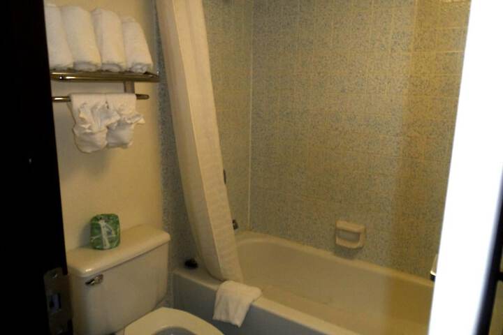 Room 11 of 27