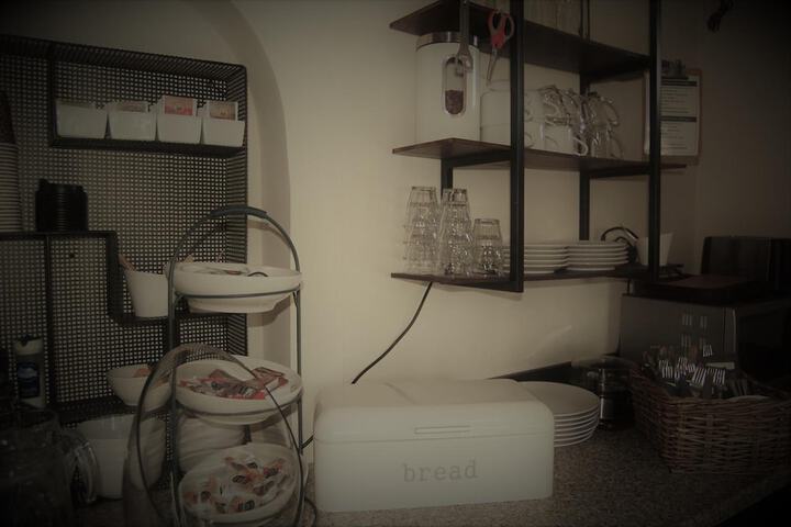 Room 7 of 38