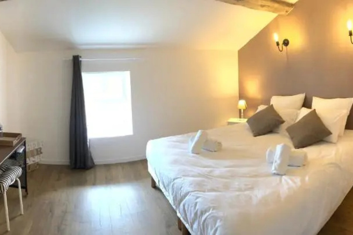 Room 3 of 12