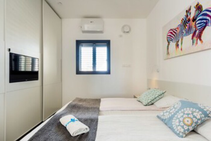 Room 19 of 22