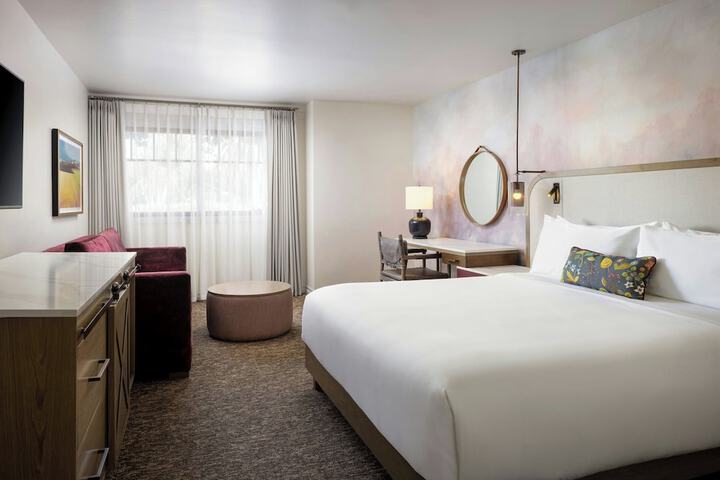 Room 21 of 38