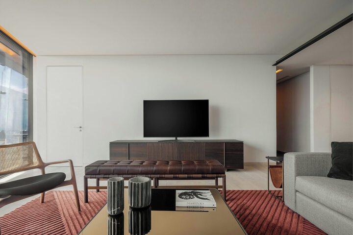 Room 52 of 146