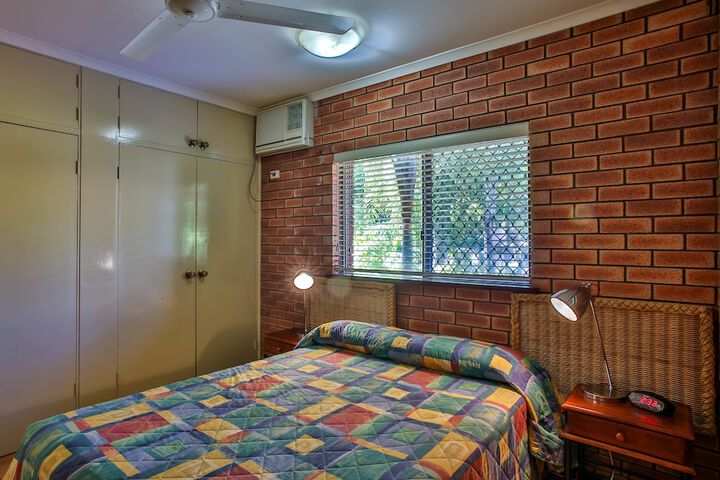 Room 4 of 38