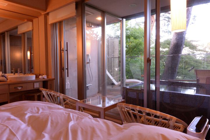 Room 10 of 112