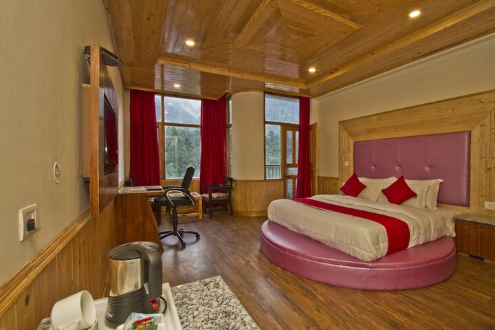 Room 7 of 32