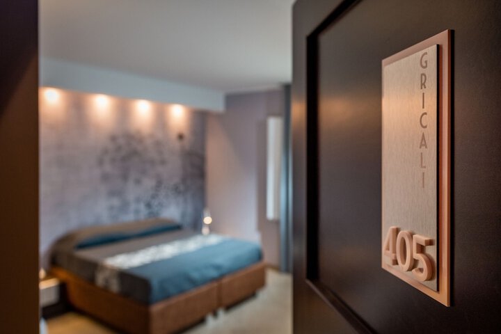 Room 13 of 46