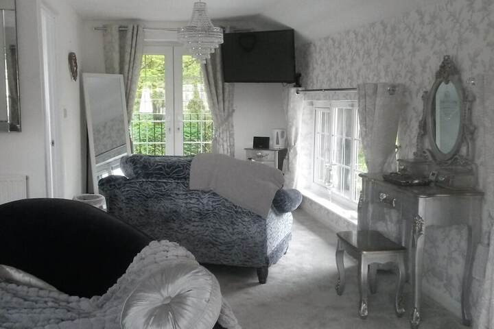 Room 17 of 53