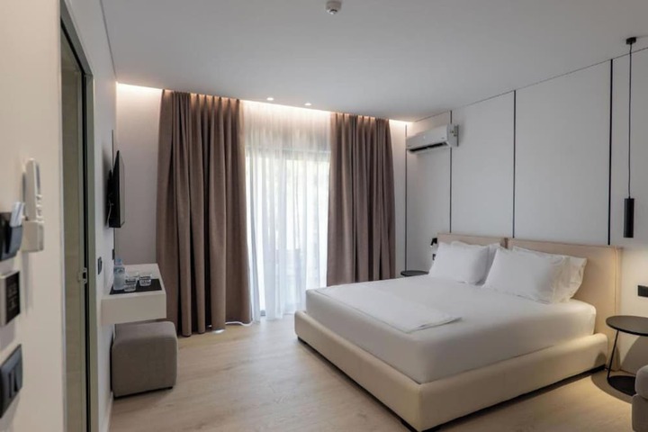 Room 22 of 100