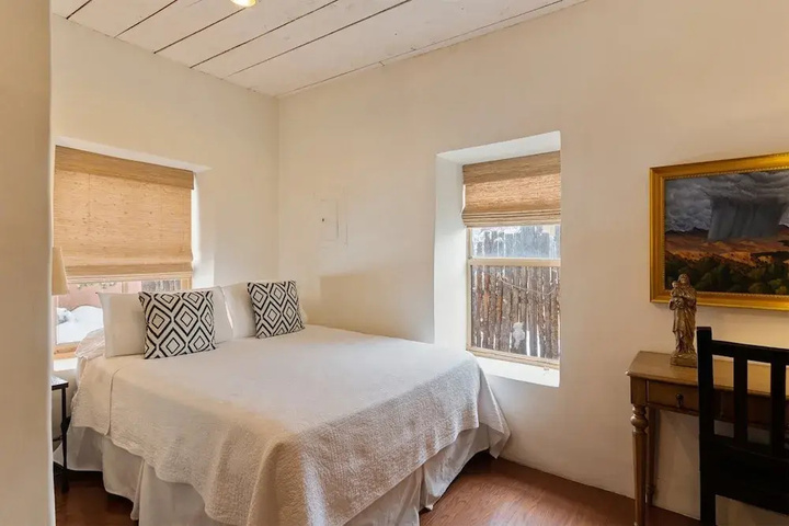 Room 3 of 23