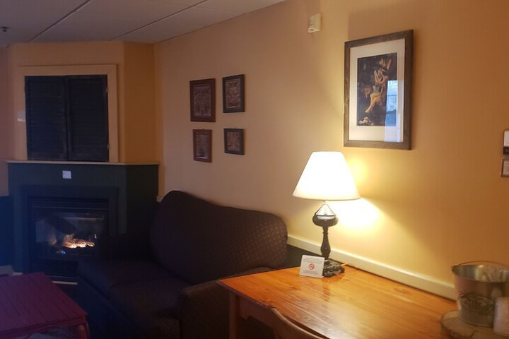 Room 24 of 259