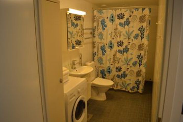 Room 2 of 7
