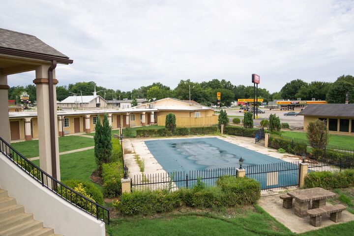 Pool 14 of 23