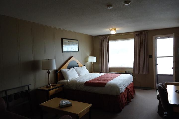 Room 7 of 13