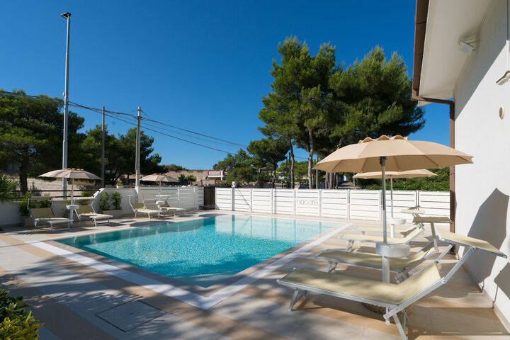 Hotel with Pool