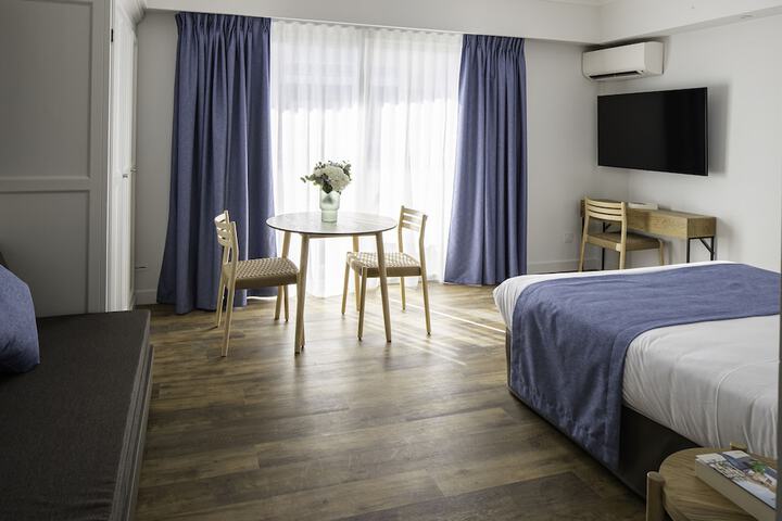 Room 14 of 77