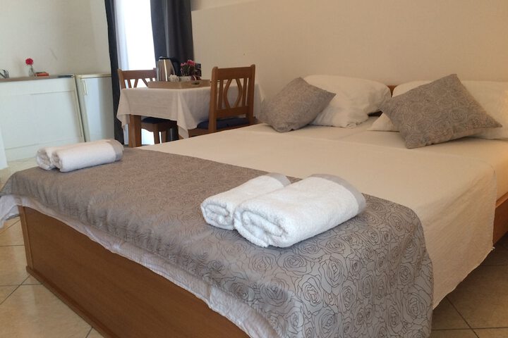 Room 5 of 65