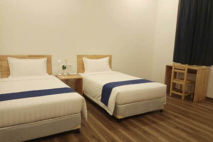Room 14 of 33