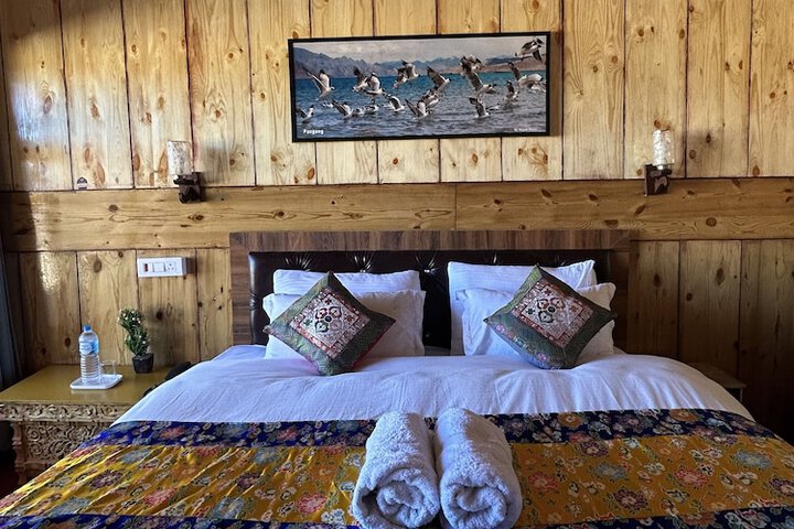 Room 2 of 43