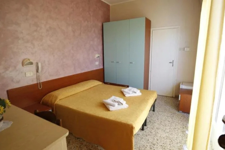 Room 3 of 14