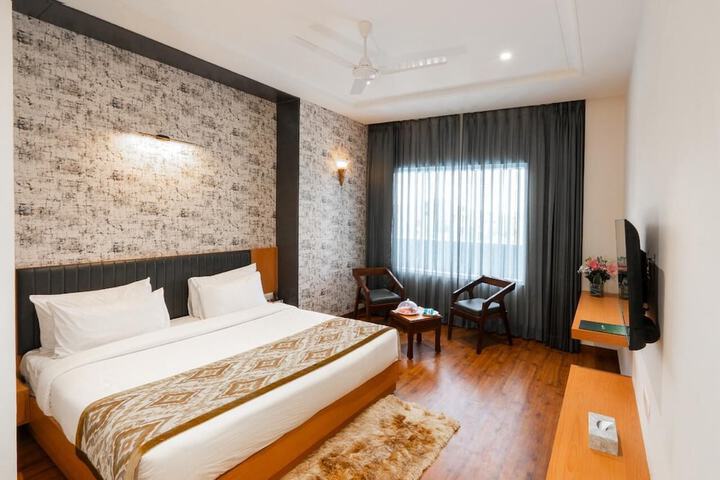 Room 7 of 26