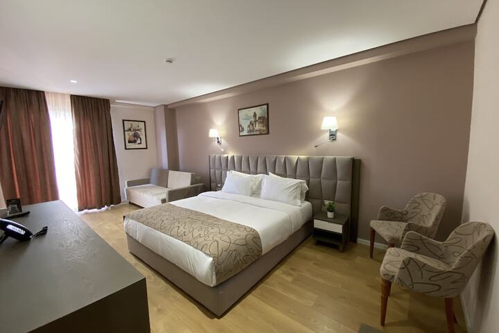 Room 45 of 113
