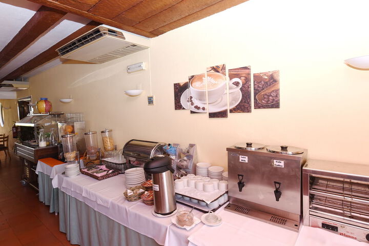 Breakfast/Coffee Service 33 of 66