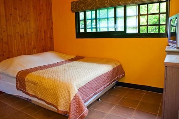 Room 5 of 25