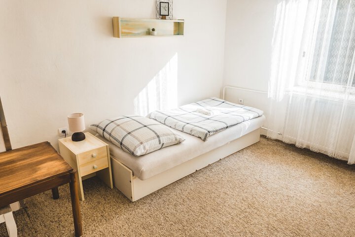 Room 33 of 42