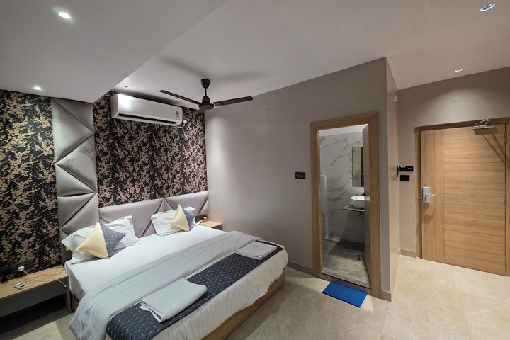 Room 7 of 61