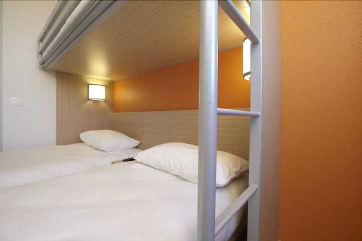 Room 9 of 45
