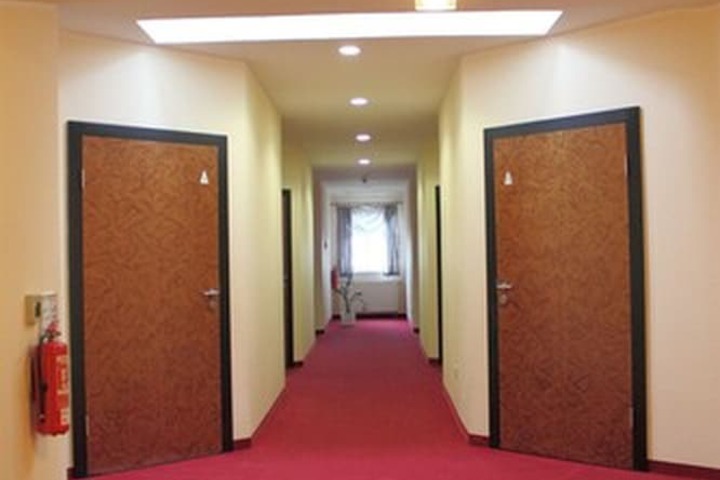 Ballroom/Hall 23 of 36
