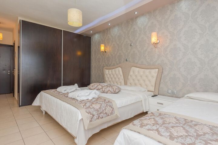 Room 21 of 47