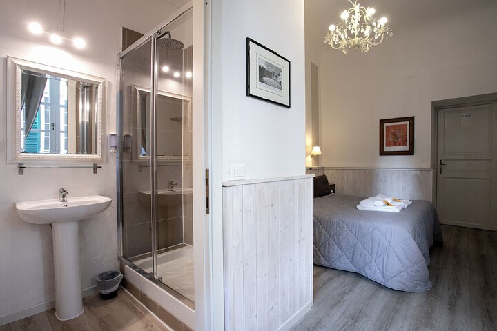 Room 18 of 21