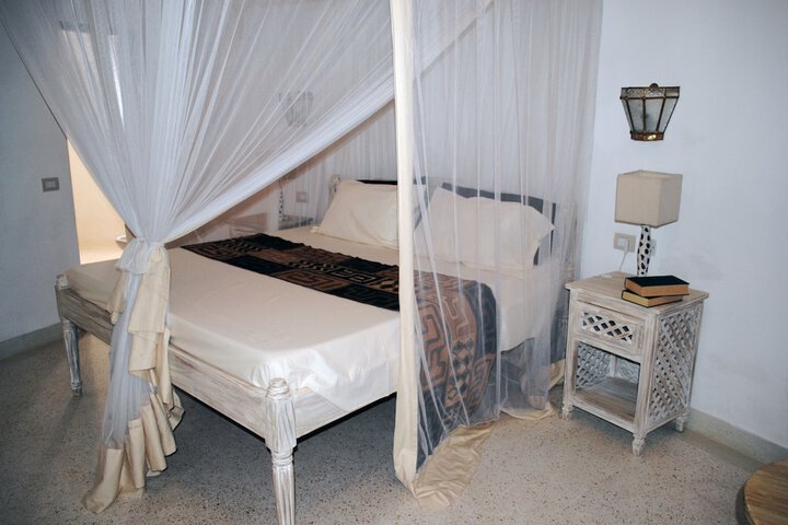 Room 6 of 44