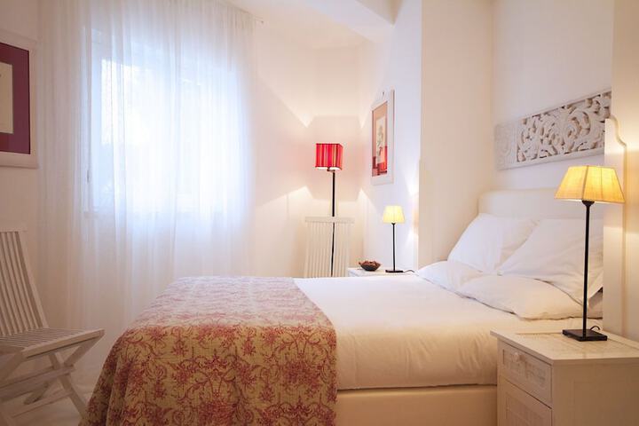 Room 5 of 65