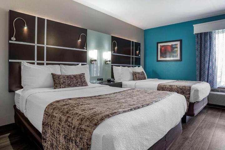 Suite 1 King Bed Microwave and Refrigerator WiFi Full Breakfast (1 of 21)