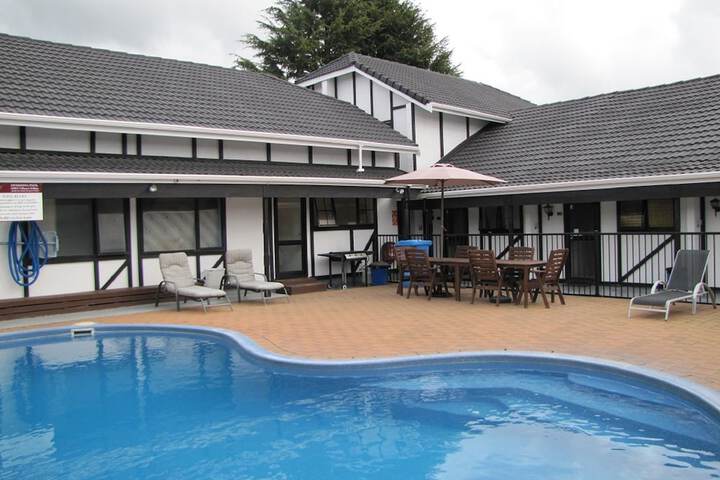 Pool 40 of 48