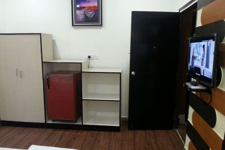 Room 7 of 34